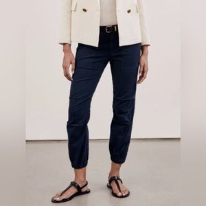 CROPPED MILITARY PANT IN DARK NAVY
Regular price$345.00
COLOR
DARK NAVY